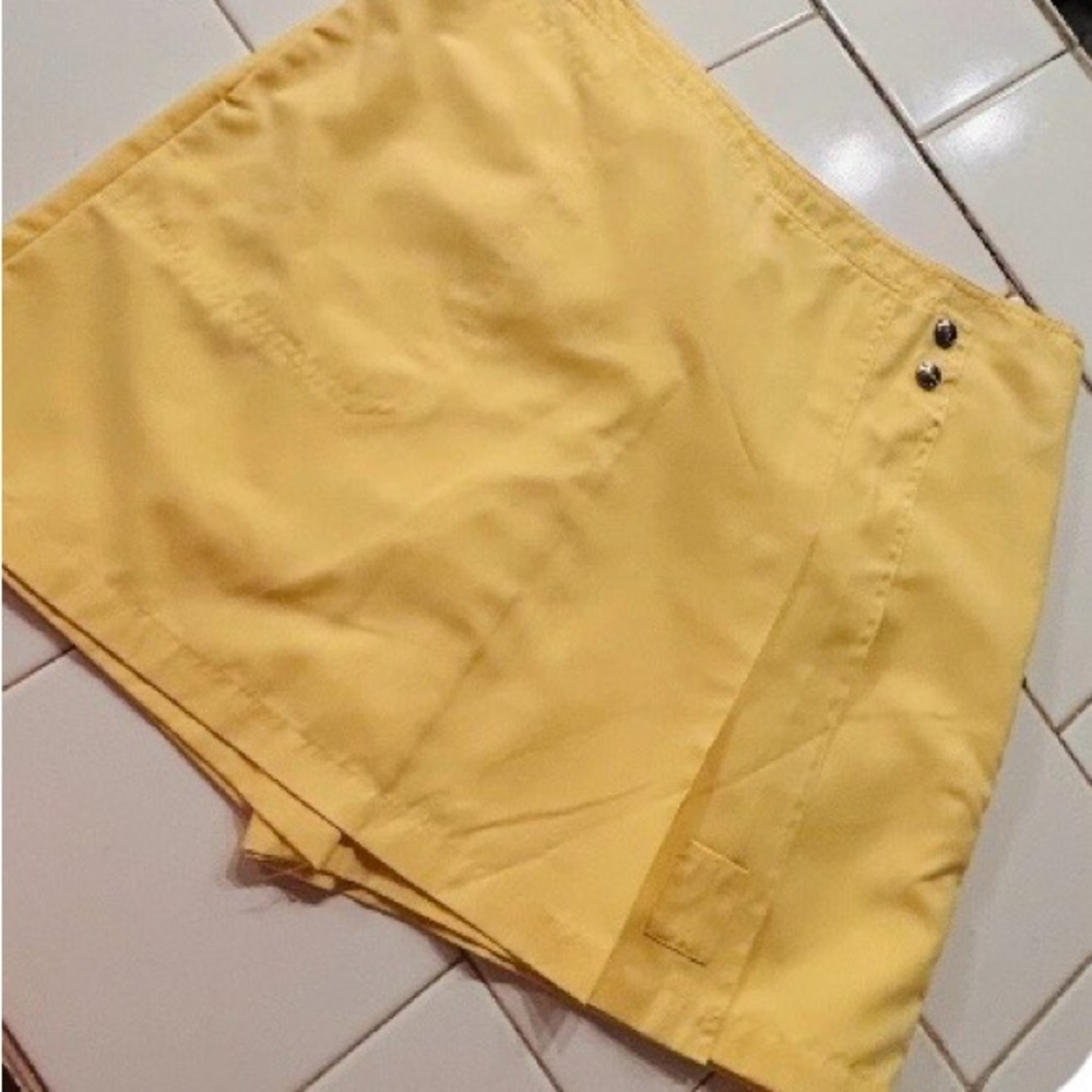 Izod Yellow Skort